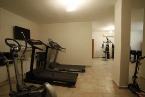 בית במבוא חורון